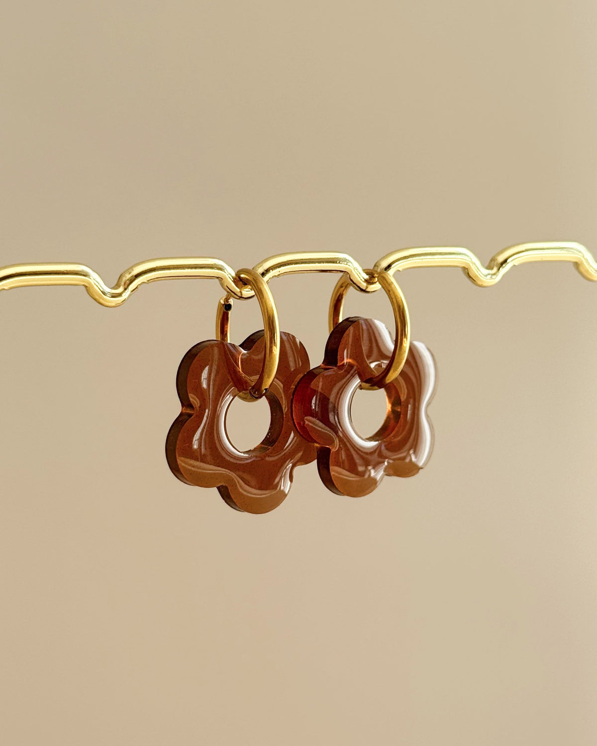 Créoles fleurs 25 mm - marron foncé transparent