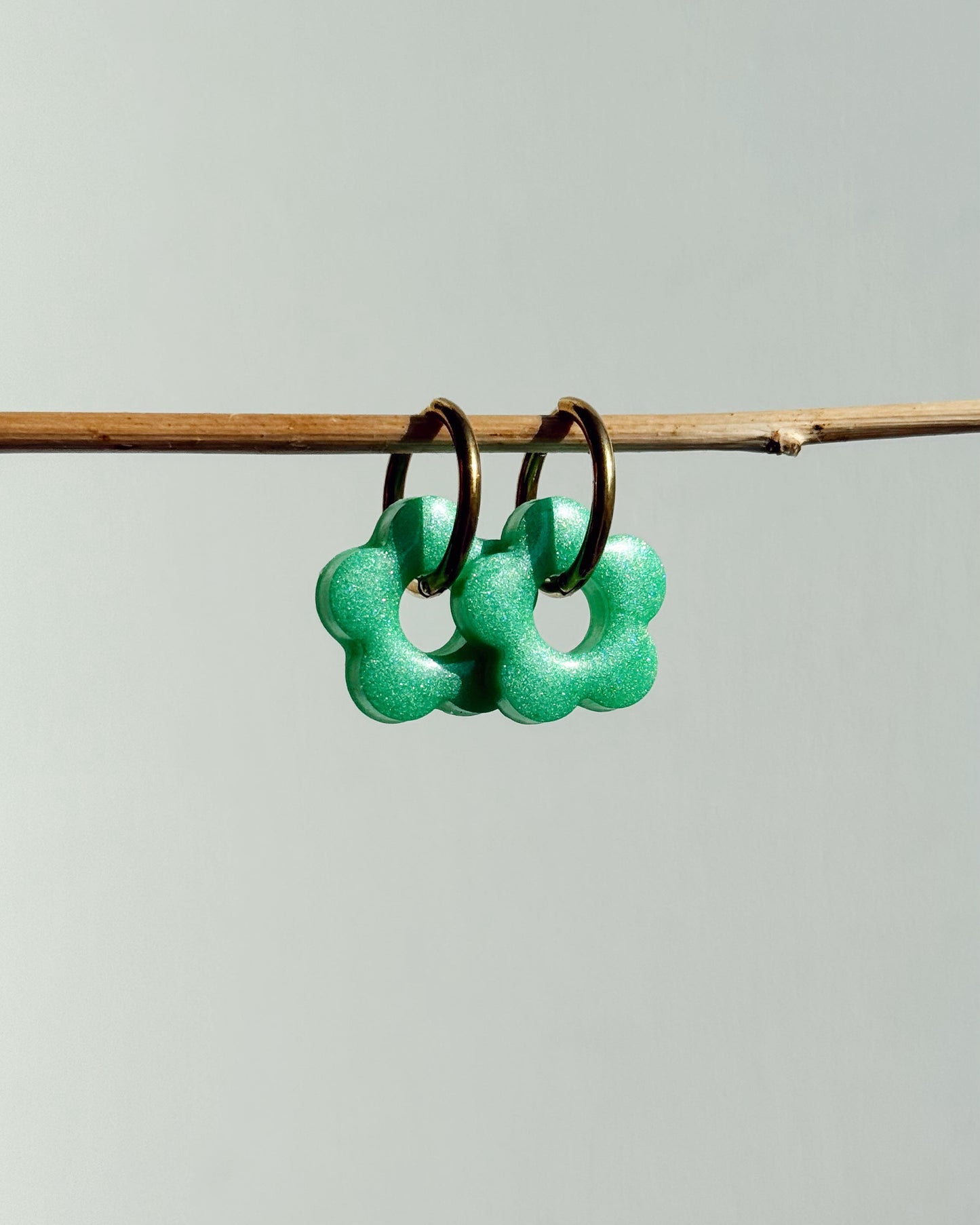 Créoles MOYENNES fleurs - vert pomme