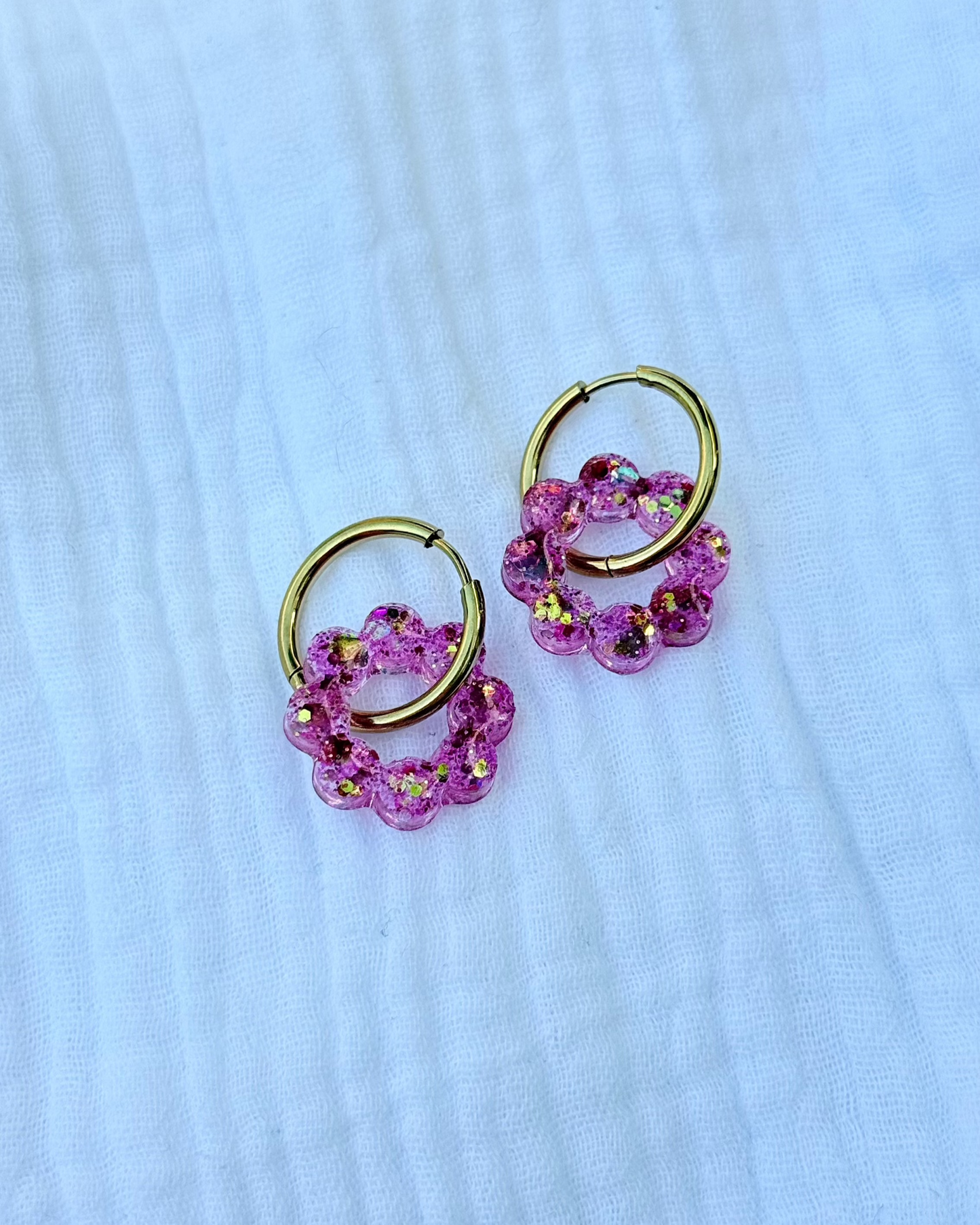 Créoles MOYENNES couronnes - Violette pop