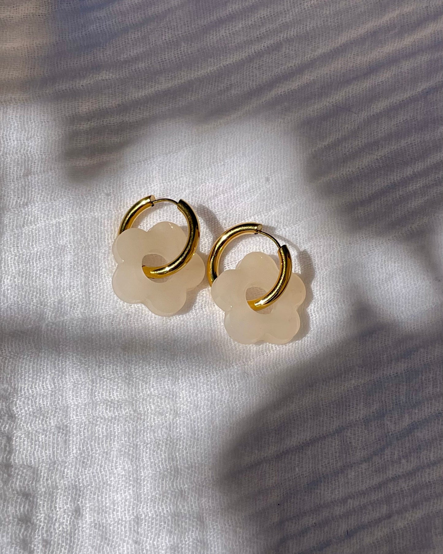 Créoles MOYENNES fleurs - beige