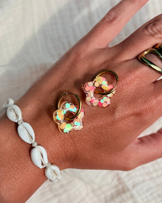 Créoles MOYENNES fleurs - rouge pop