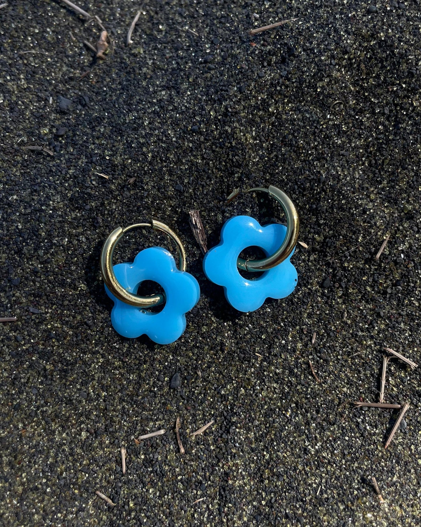 Créoles MOYENNES fleurs - bleu turquoise