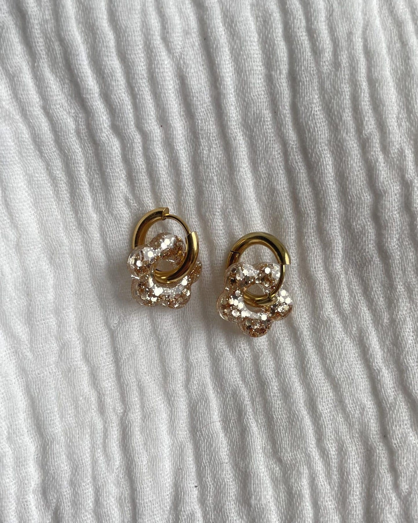 Créoles petites fleurs - doré champagne