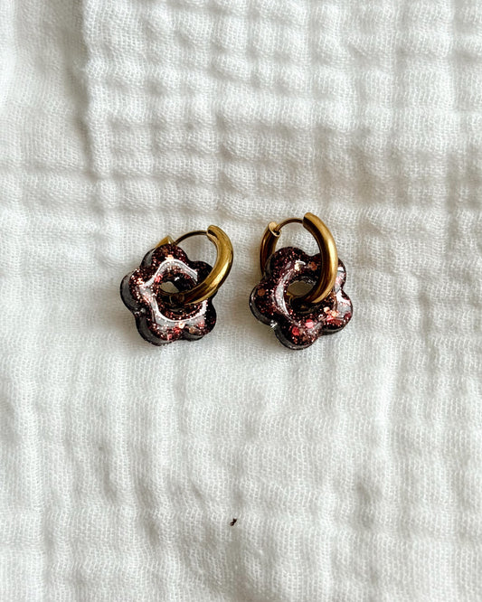 Créoles petites fleurs - chocolat pailletée