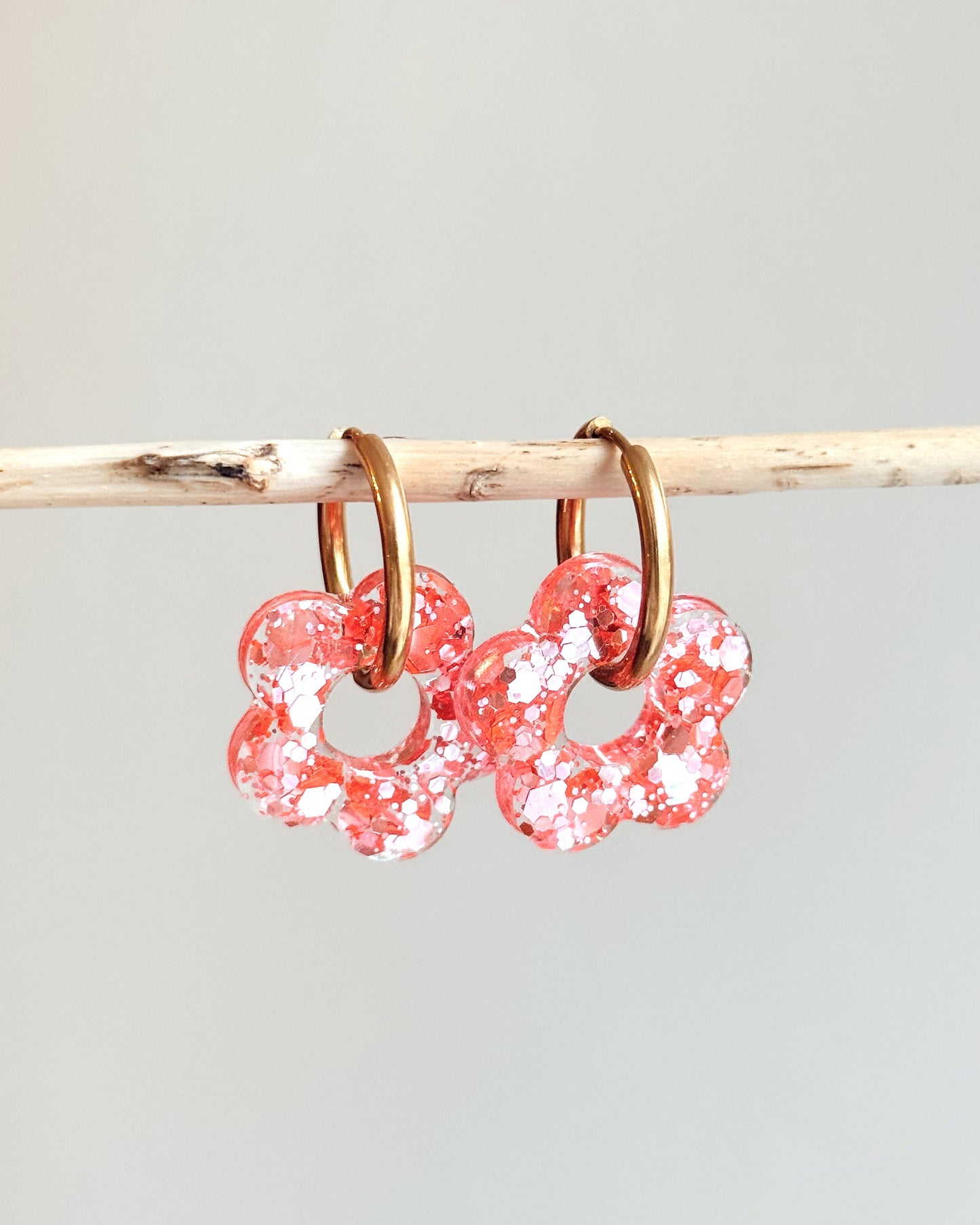 Créoles MOYENNES fleurs - rose bonbon