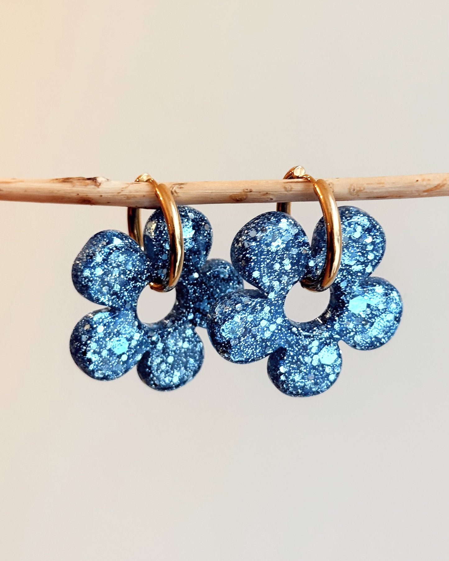 Créoles grandes fleurs - bleu champagne