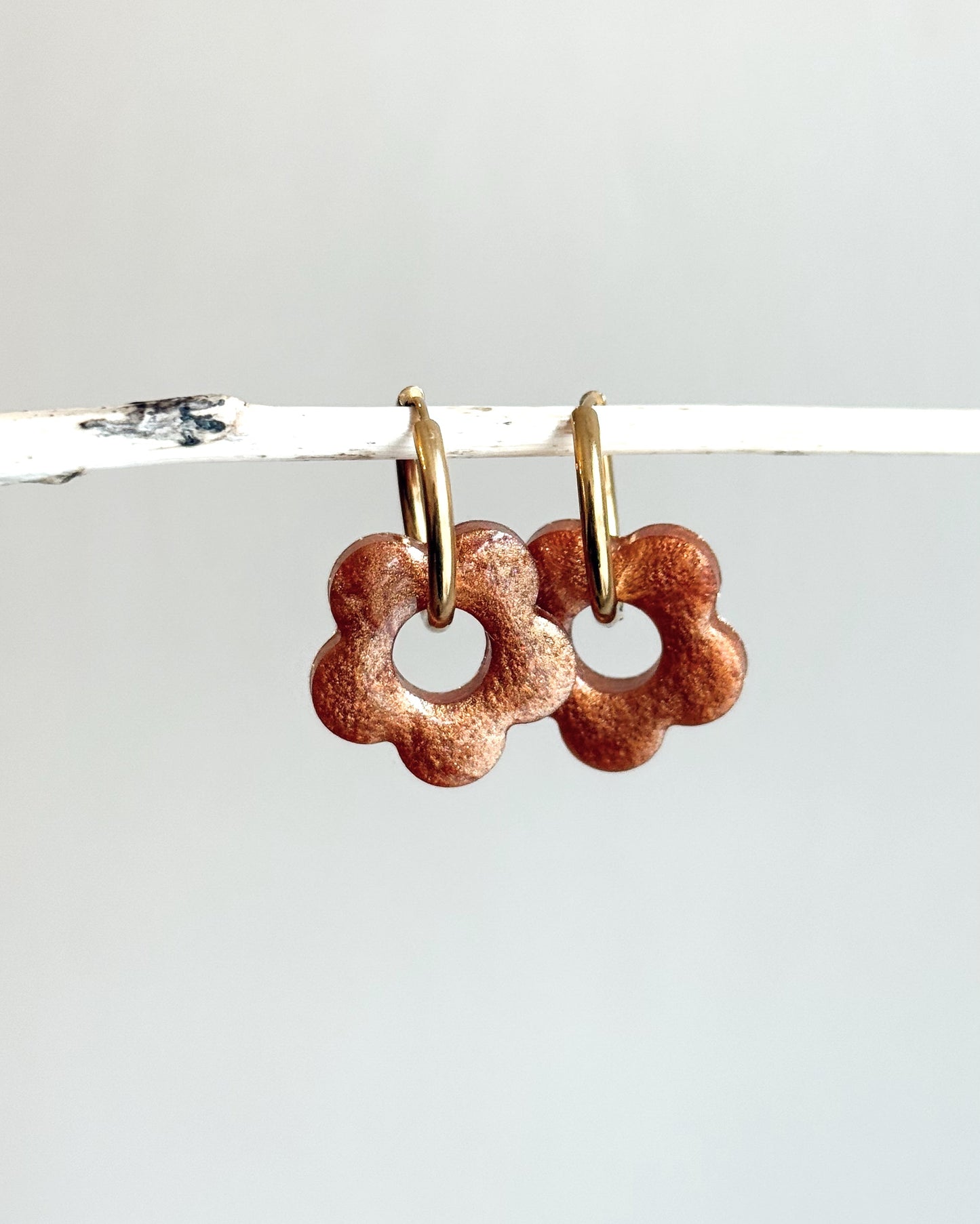 Créoles MOYENNES fleurs - orange nacré