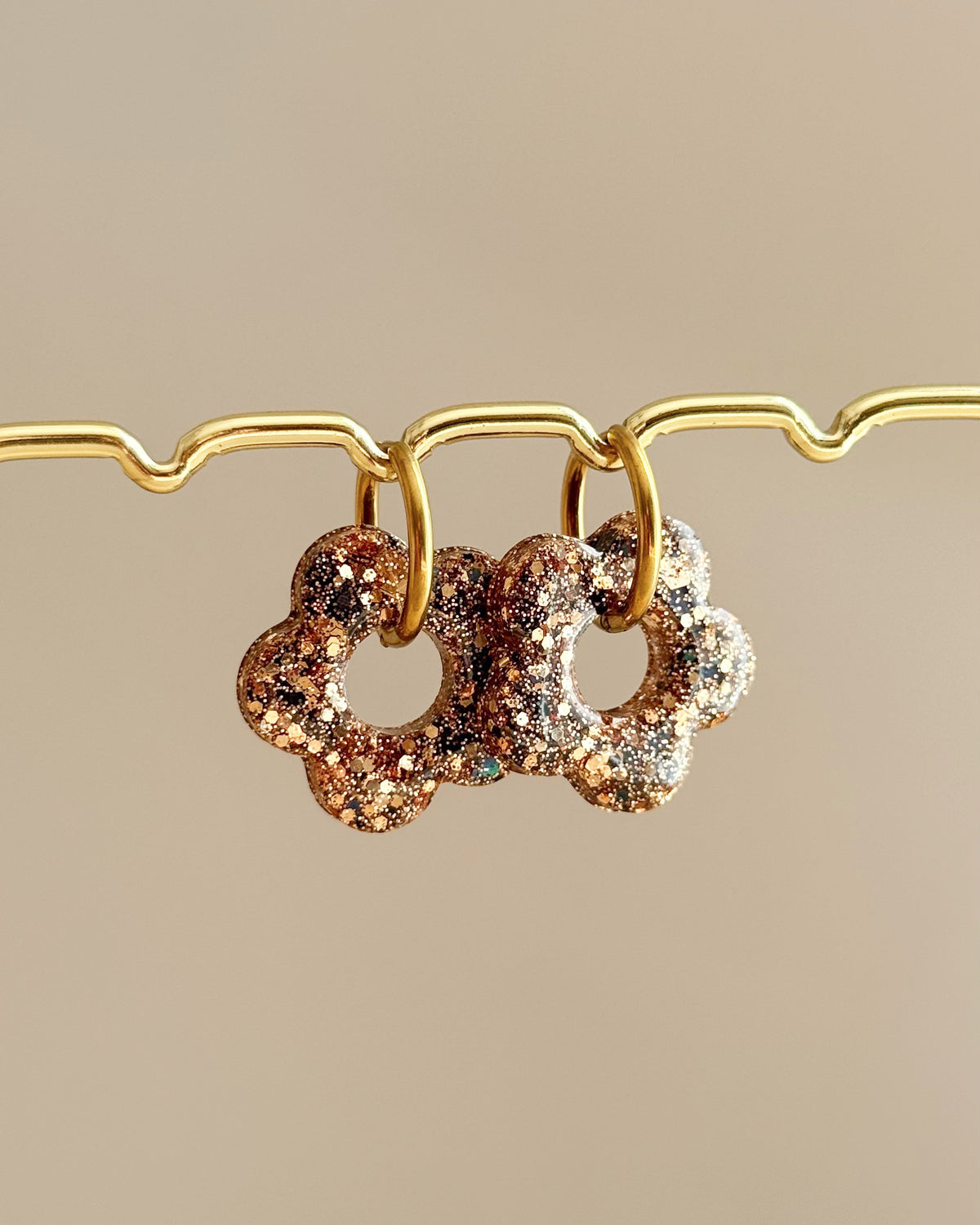 Créoles fleurs 25 mm - bronze & noir