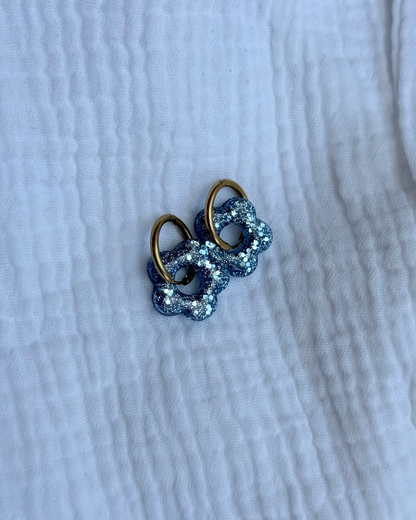 Créoles MOYENNES fleurs - bleu champagne