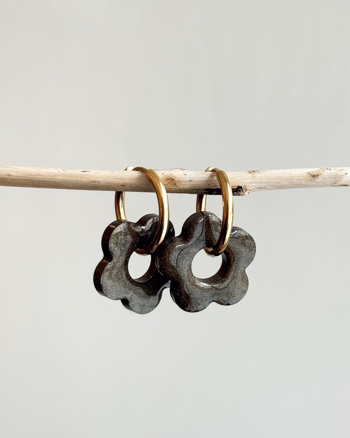 Créoles MOYENNES fleurs - marron nacré