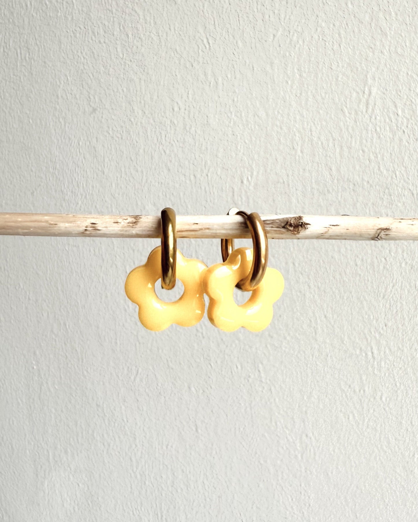 Créoles petites fleurs - jaune