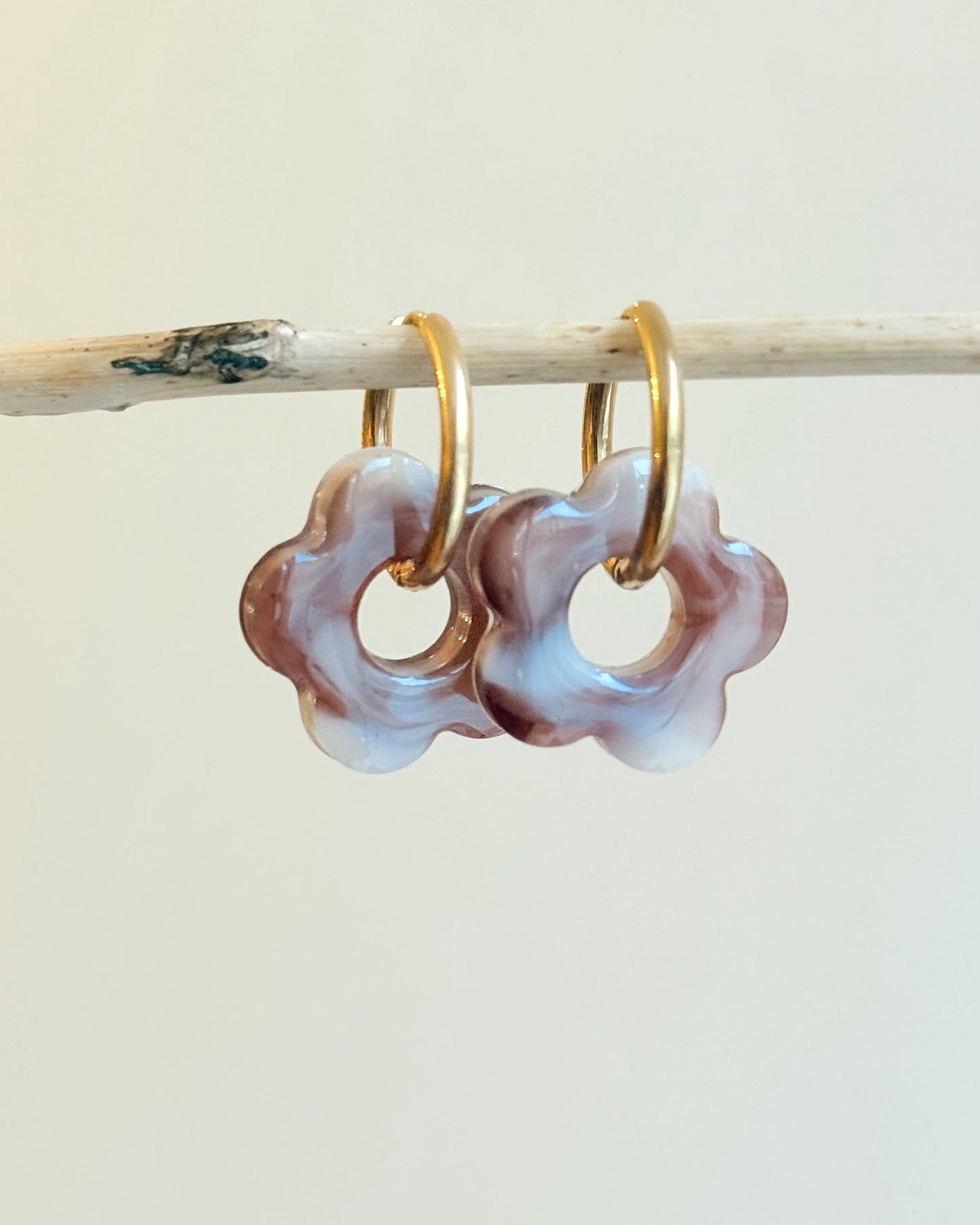 Créoles MOYENNES fleurs - marbrée beige & marron