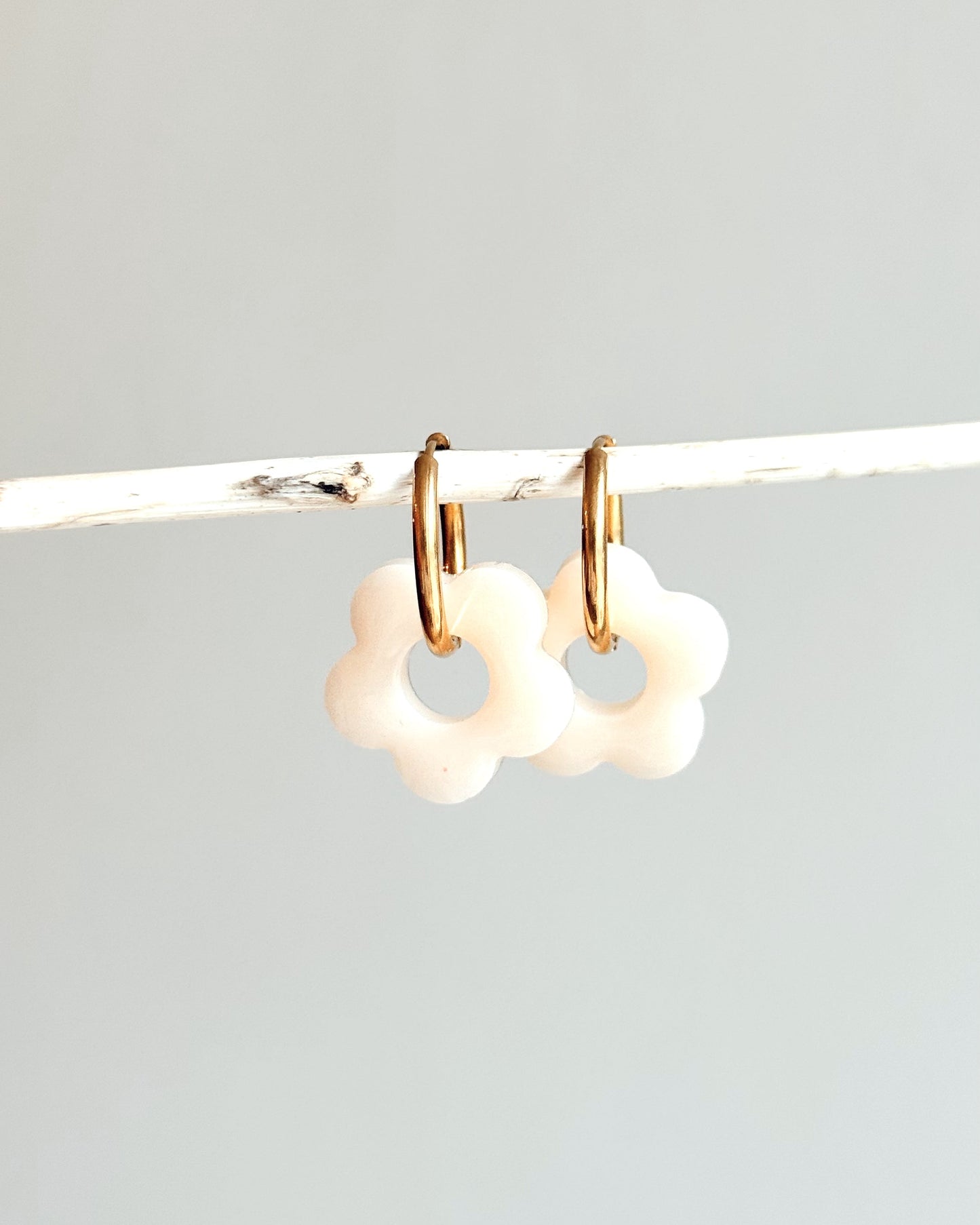 Créoles MOYENNES fleurs - beige