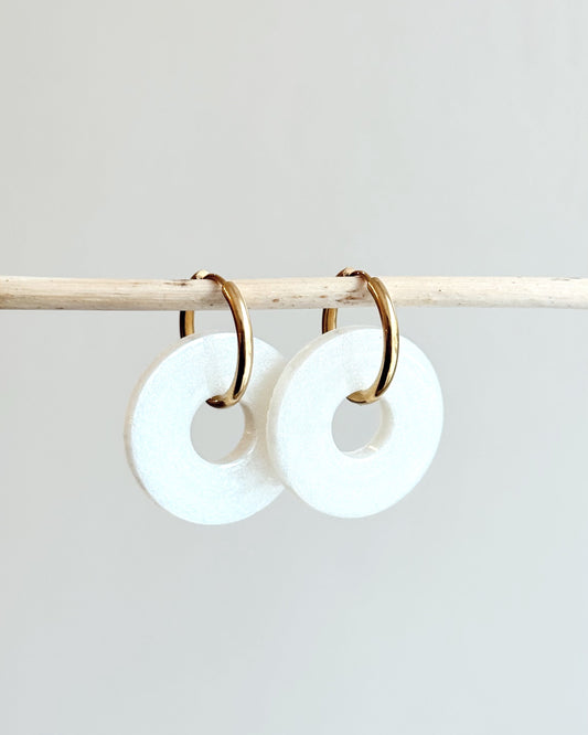 Créoles LUNA - blanche nacrée