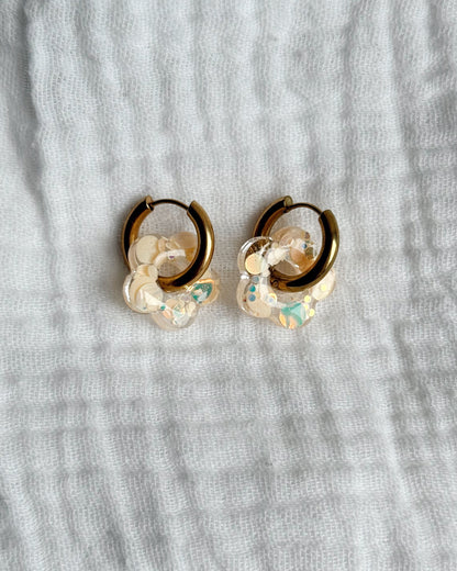 Créoles petites fleurs - beige pop