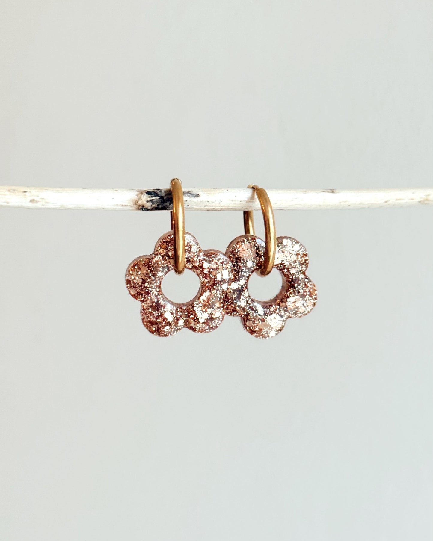 Créoles MOYENNES fleurs - bronze