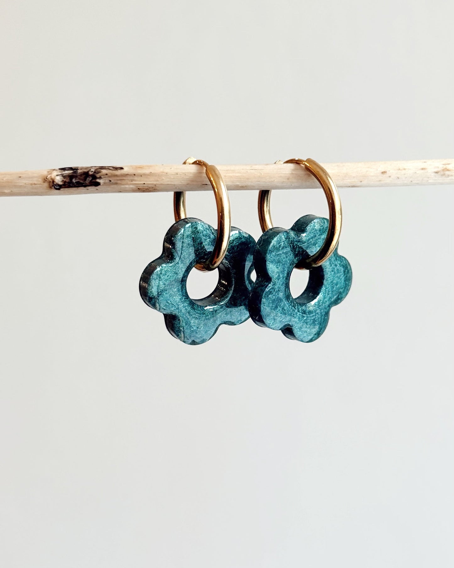 Créoles MOYENNES fleurs - vertes nacrées